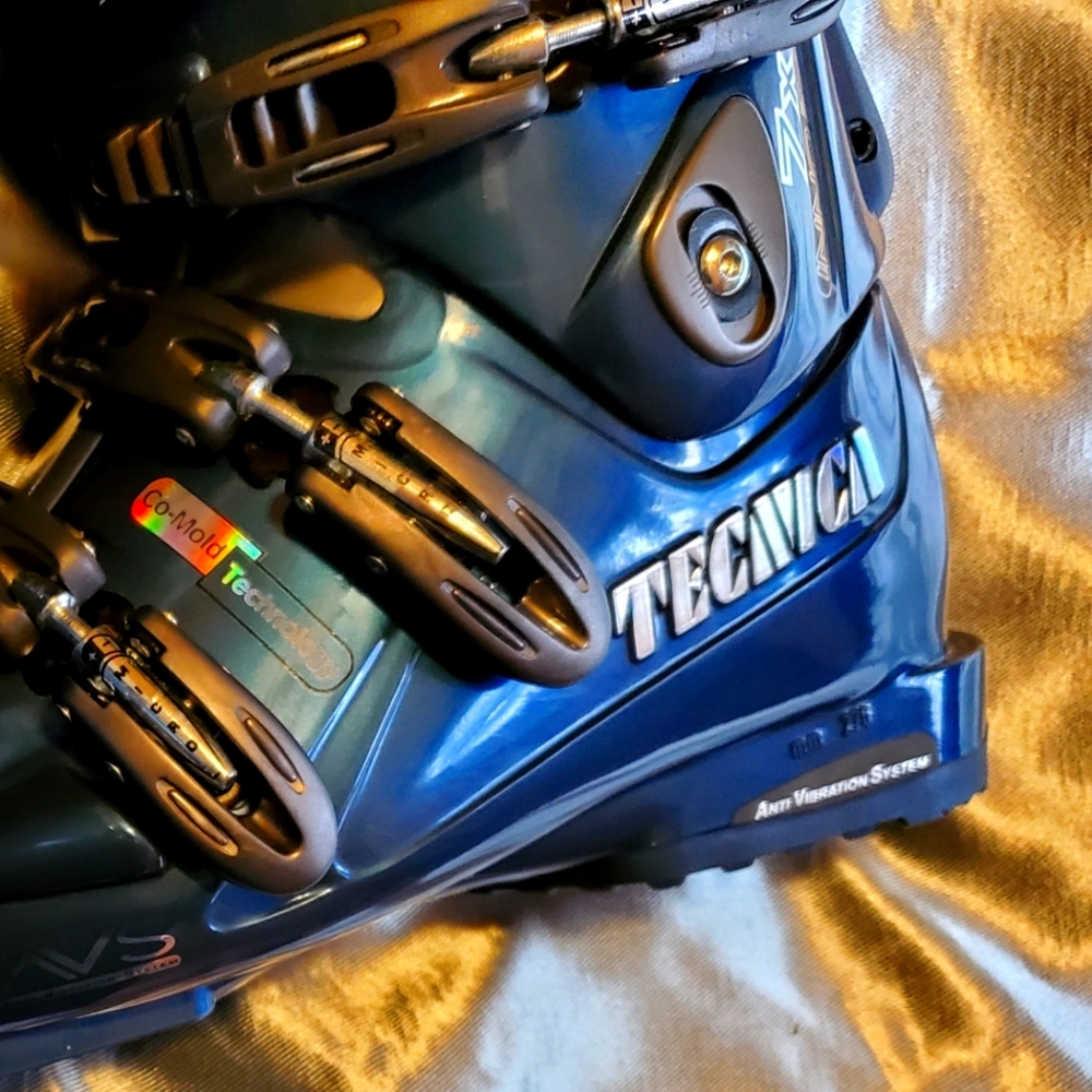 Tecnica 7X Innotec Blue Ski Boots - 293mm Size 6.5 Anti-Vibration System